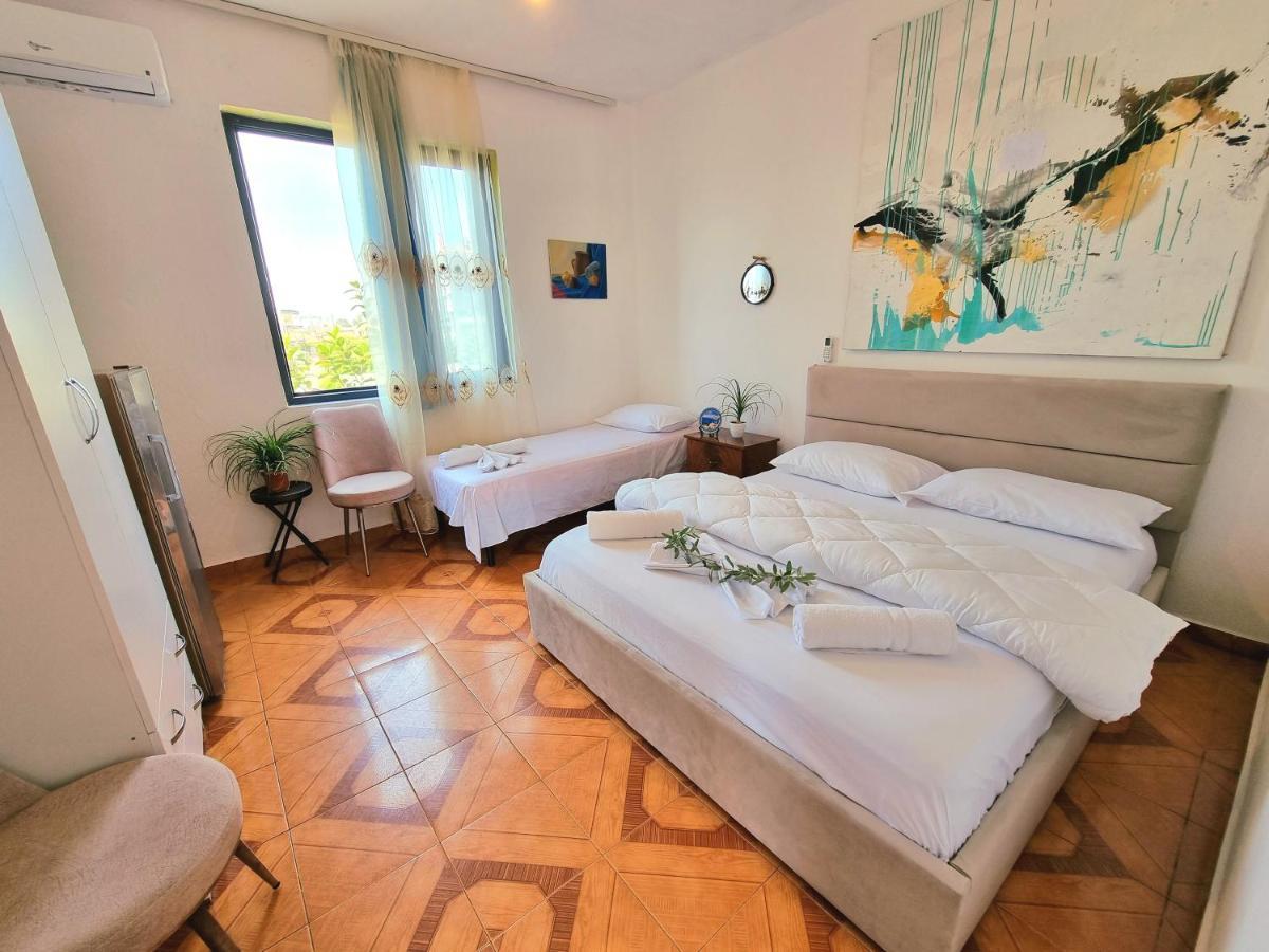Guest House Vila Elezi Durrës Esterno foto