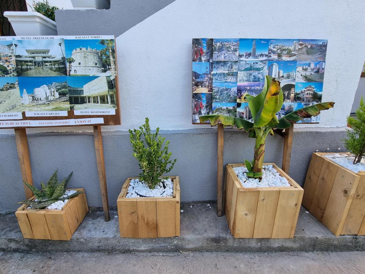 Guest House Vila Elezi Durrës Esterno foto